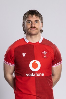 260126 - Wales Rugby Squad Portraits - Aaron Wainwright
