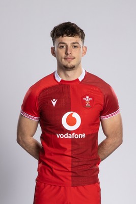 260126 - Wales Rugby Squad Portraits - Louie Hennessey