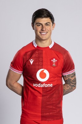 260126 - Wales Rugby Squad Portraits - Louis Rees-Zammit