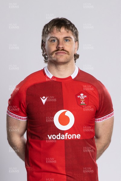 260126 - Wales Rugby Squad Portraits - Aaron Wainwright