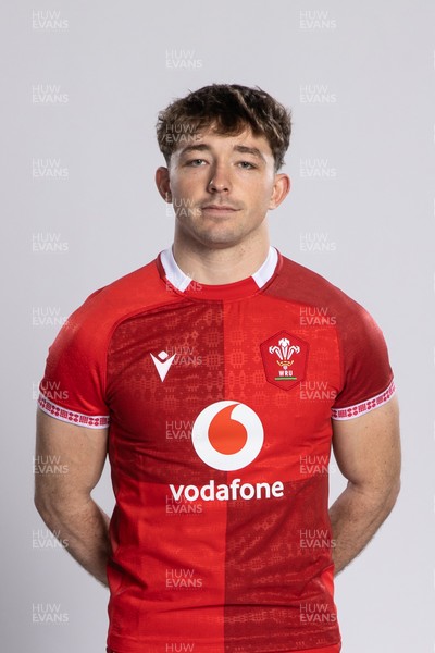 260126 - Wales Rugby Squad Portraits - Dan Edwards