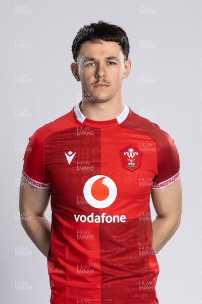260126 - Wales Rugby Squad Portraits - Tom Rogers