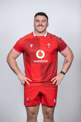 171125 - Wales Rugby Squad Portraits - Ben Warren