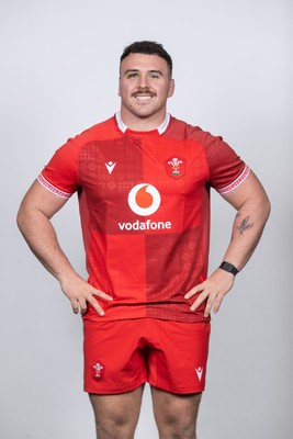 171125 - Wales Rugby Squad Portraits - Ben Warren