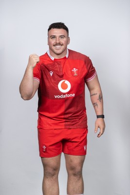 171125 - Wales Rugby Squad Portraits - Ben Warren