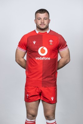 171125 - Wales Rugby Squad Portraits - Harri Deaves