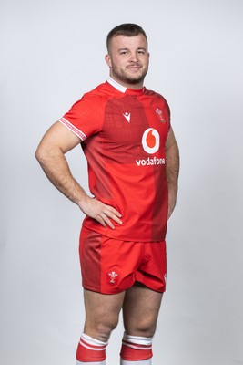 171125 - Wales Rugby Squad Portraits - Harri Deaves