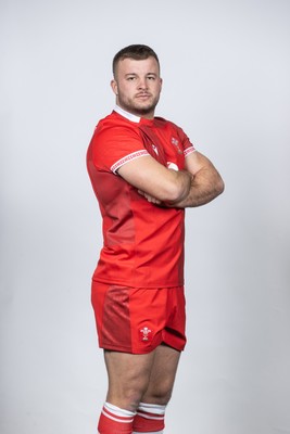 171125 - Wales Rugby Squad Portraits - Harri Deaves