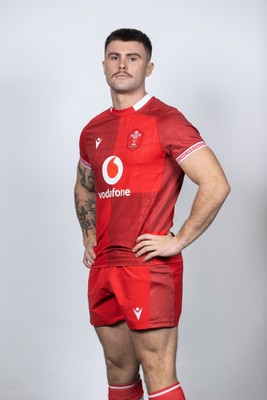 171125 - Wales Rugby Squad Portraits - Joe Roberts