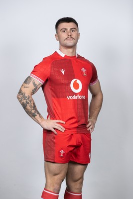171125 - Wales Rugby Squad Portraits - Joe Roberts