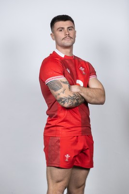 171125 - Wales Rugby Squad Portraits - Joe Roberts