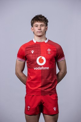 241125 - Wales Rugby Squad Portraits - Ellis Mee