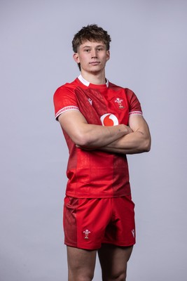 241125 - Wales Rugby Squad Portraits - Ellis Mee