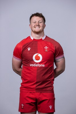 241125 - Wales Rugby Squad Portraits - Evan Lloyd