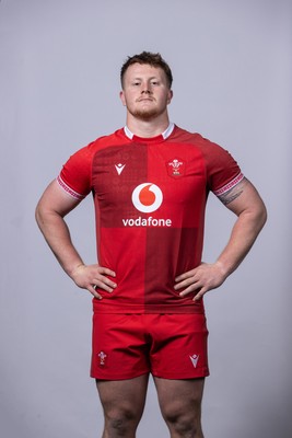 241125 - Wales Rugby Squad Portraits - Evan Lloyd