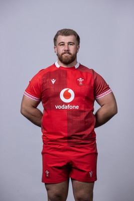 241125 - Wales Rugby Squad Portraits - Garyn Phillips