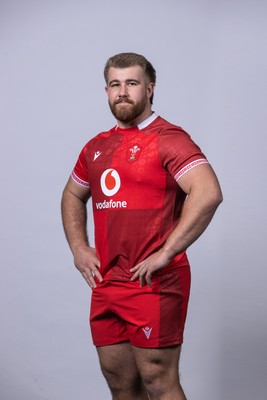 241125 - Wales Rugby Squad Portraits - Garyn Phillips