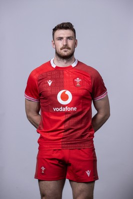 241125 - Wales Rugby Squad Portraits - James Ratti