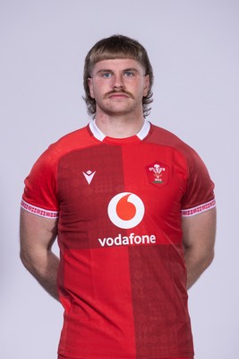271025 - Wales Rugby Squad Portraits - Aaron Wainwright