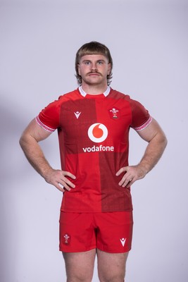 271025 - Wales Rugby Squad Portraits - Aaron Wainwright