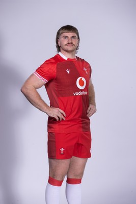 271025 - Wales Rugby Squad Portraits - Aaron Wainwright