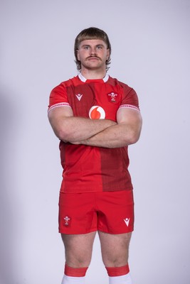 271025 - Wales Rugby Squad Portraits - Aaron Wainwright