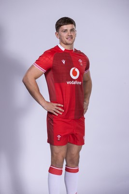 271025 - Wales Rugby Squad Portraits - Alex Mann
