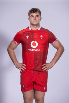 271025 - Wales Rugby Squad Portraits - James Fender