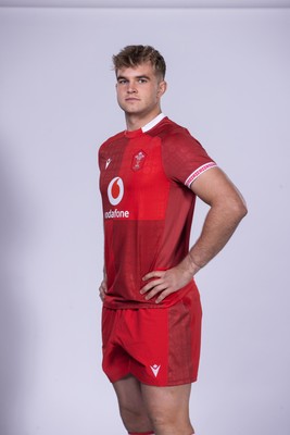271025 - Wales Rugby Squad Portraits - James Fender