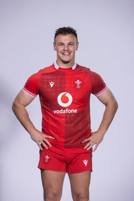 271025 - Wales Rugby Squad Headshots - 
