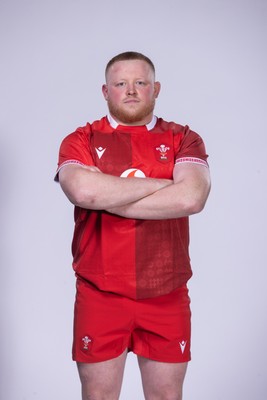 271025 - Wales Rugby Squad Portraits - Keiron Assiratti