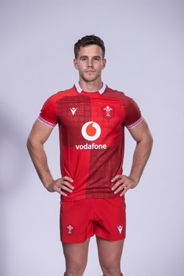 271025 - Wales Rugby Squad Portraits - Kieran Hardy