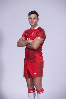 271025 - Wales Rugby Squad Portraits - Kieran Hardy