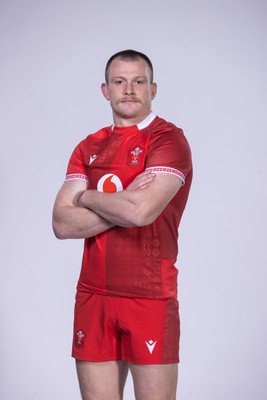 271025 - Wales Rugby Squad Portraits - Nick Tompkins