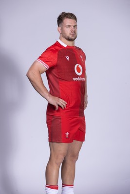 271025 - Wales Rugby Squad Portraits - Olly Cracknell