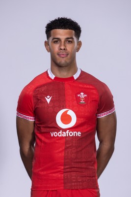 271025 - Wales Rugby Squad Portraits - Rio Dyer