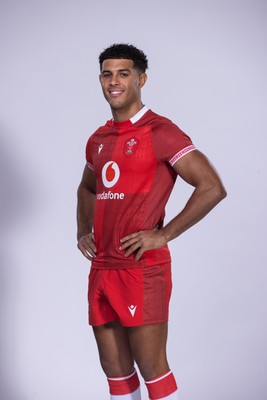 271025 - Wales Rugby Squad Portraits - Rio Dyer
