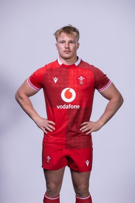281025 - Wales Rugby Squad Portraits - Blair Murray