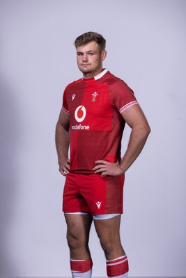281025 - Wales Rugby Squad Portraits - Taine Plumtree