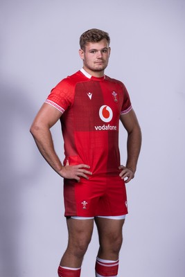 281025 - Wales Rugby Squad Portraits - Taine Plumtree