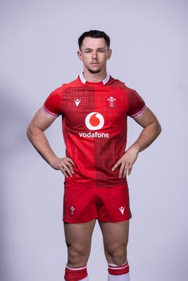 281025 - Wales Rugby Squad Portraits - Tom Rogers