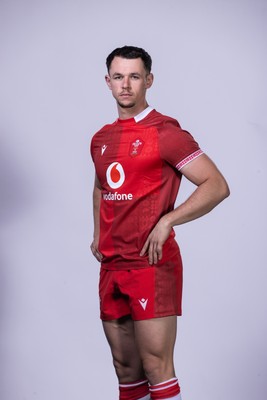 281025 - Wales Rugby Squad Portraits - Tom Rogers
