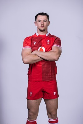 281025 - Wales Rugby Squad Portraits - Tom Rogers