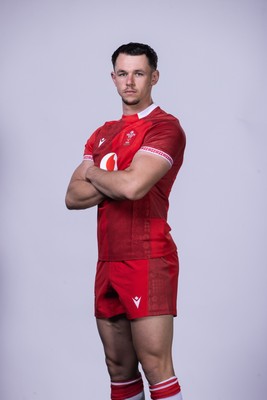 281025 - Wales Rugby Squad Portraits - Tom Rogers