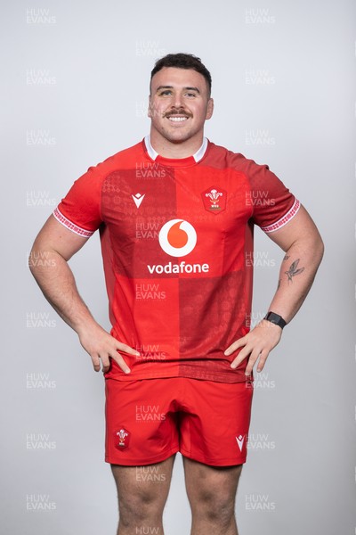 171125 - Wales Rugby Squad Portraits - Ben Warren