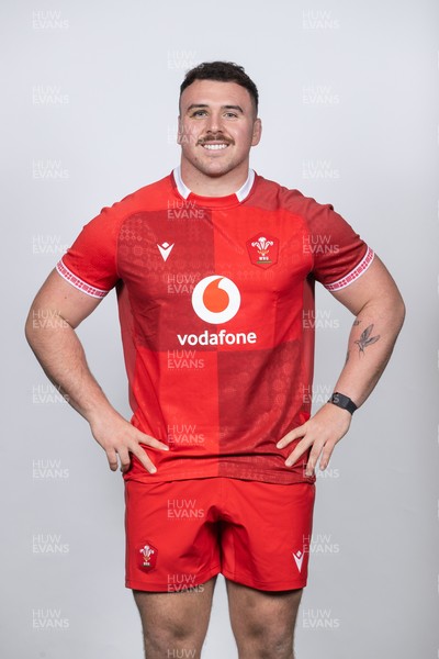 171125 - Wales Rugby Squad Portraits - Ben Warren