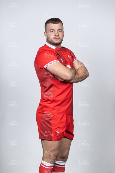 171125 - Wales Rugby Squad Portraits - Harri Deaves
