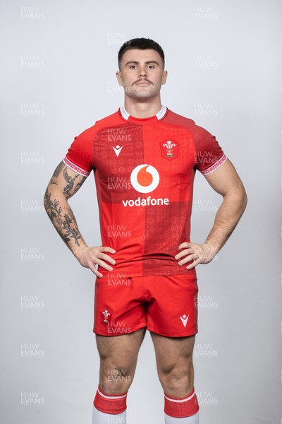 171125 - Wales Rugby Squad Portraits - Joe Roberts