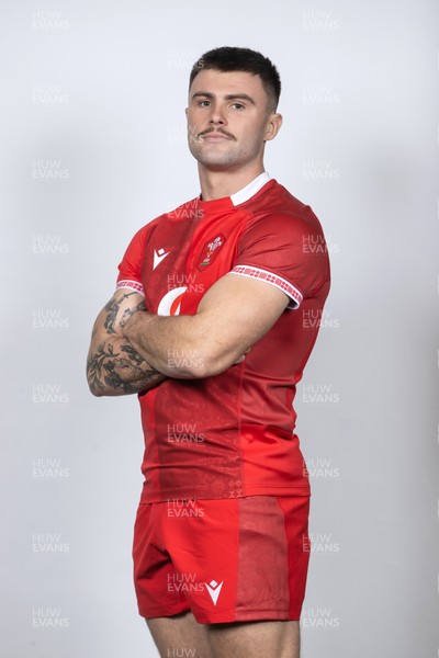 171125 - Wales Rugby Squad Portraits - Joe Roberts