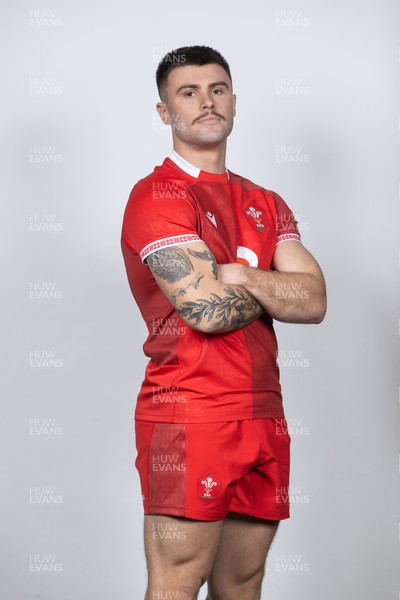 171125 - Wales Rugby Squad Portraits - Joe Roberts